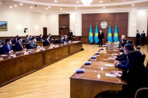 Аскар Мамин вручил награды ко Дню Независимости