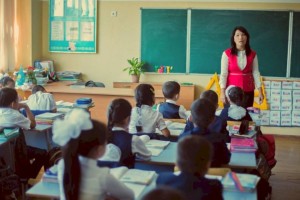 
                    Учителя Алматы получат положенные доплаты до 10 ноября
                