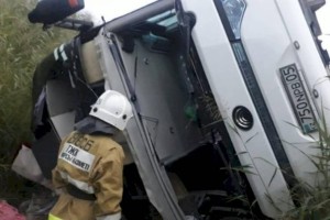
                    Ехавший из Алматы автобус перевернулся в Туркестанской области
                