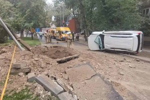 Взрыв газопровода в Алматы: пострадали два человека, перевернулся внедорожник