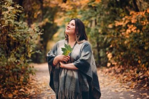 От домиков и яблок до Кок-Тобе: ювелирные миниатюры Алматы глазами художницы