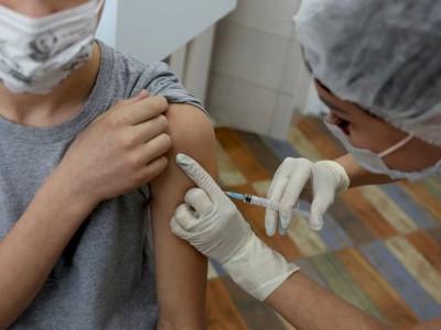 
                    Зачем организму нужна бустерная вакцина, рассказала врач-эпидемиолог
                