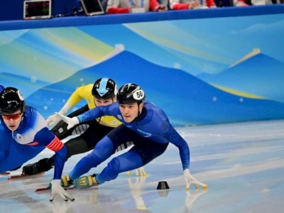 
                    Знаменосец казахстанской сборной пробился в финал Олимпиады-2022 по шорт-треку
                