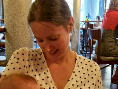 
                    Можно ли продолжать грудное вскармливание при заболевании COVID-19 и после вакцинации
                