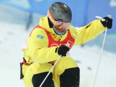 
                    Казахстанский могулист Дмитрий Рейхерд пробился в финал ОИ-2022
                