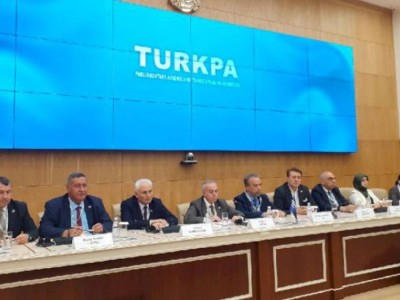
                    Наблюдатели ТюркПА оценили ход референдума в Казахстане
                
