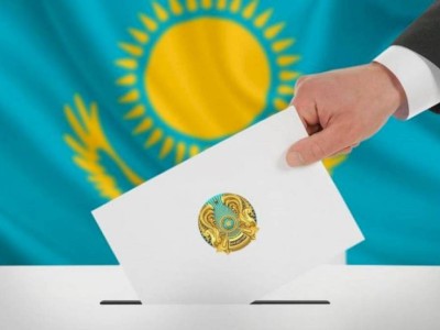 
                    Предварительные итоги: за поправки в Конституцию проголосовали 76,7% опрошенных
                