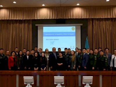 
                    Казахстанские студенты в России обсудили предстоящий референдум
                