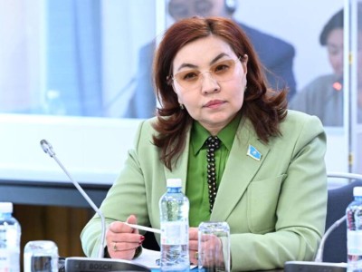 
                    Бибигуль Жексенбай: Прозрачность парламента – основа доверия между государством и обществом
                
