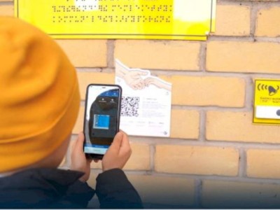
                    В школах Алматы устанавливают таблички с QR-кодами
                