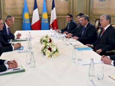 
                    Серию встреч с руководителями крупных французских компаний провел Токаев
                