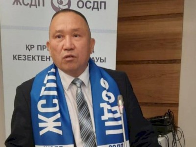 
                    Документы в ЦИК сдал кандидат от оппозиции Нурлан Ауесбаев
                