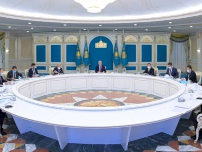 
                    Президент провел заседание Высшего совета по реформам
                
