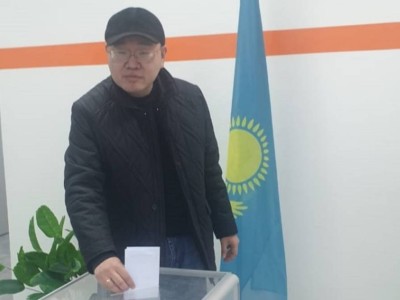 
                    «Встал в четыре утра» – первый проголосовавший на участке №178 Алматы 
                