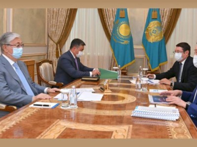
                    Касым-Жомарт Токаев заслушал отчеты Аскара Мамина и Алмасадама Саткалиева
                