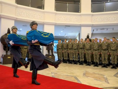 
                    Останки двух погибших в годы ВОВ казахстанских воинов доставили на родину
                