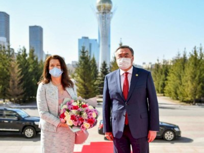 
                    Мухтар Тлеуберди провел переговоры с Анн Линде
                