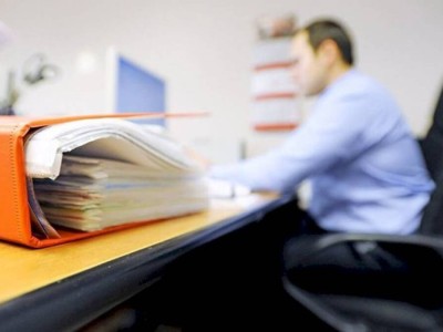 
                    Подай  и работай
                