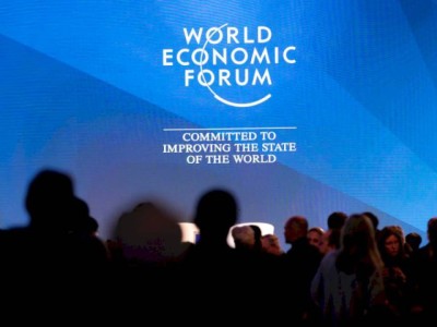 
                    Из-за коронавируса ВЭФ-2021 перенесут из Швейцарии в Сингапур
                