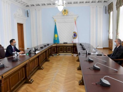 
                    Сагинтаев провел встречу с послом Италии
                