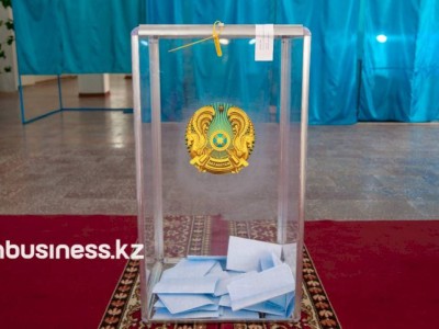
                    В Казахстане проходят выборы депутатов сената
                