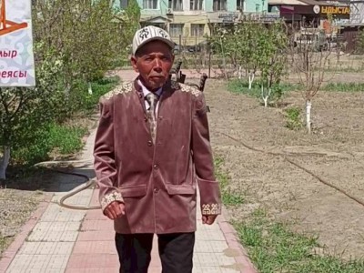 
                    Пешком к мечте: путешествующий по Казахстану аксакал из Жезказгана дошел до Алматы
                