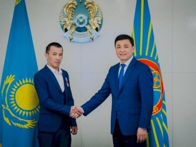 
                    Парню, спасшему девочку, пообещали погасить кредиты и устроить на работу
                