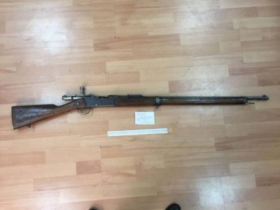 
                    Старинную французскую винтовку сдал в полицию житель столицы
                