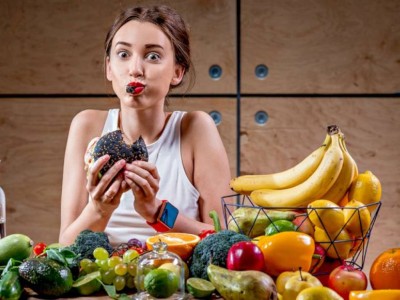 
                    Есть и не толстеть: какие продукты ускорят метаболизм
                