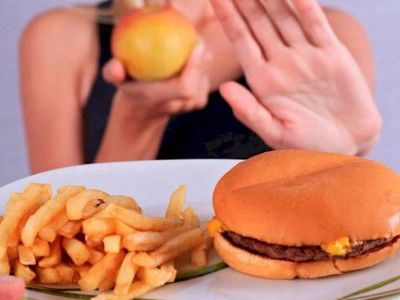 
                    Распространенные продукты для завтрака, от которых диетологи рекомендуют отказаться
                