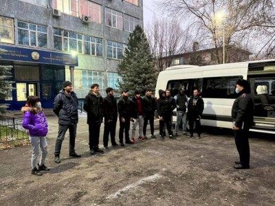 
                    Из Алматы на родину отправили 89 иностранцев из ближнего зарубежья
                