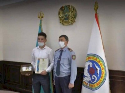 
                    Алматинец больше недели искал случайных попутчиц, чтобы вернуть им 1,5 млн тенге
                