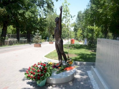 
                    Сегодня алматинцы вспоминают своего знаменитого земляка Дениса Тена
                
