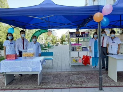 
                    В прививочных пунктах Алатауского района Алматы проводятся  беспроигрышные лотереи
                