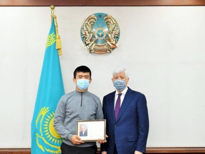 
                    Благодарственное письмо Президента вручили студенту из Талдыкоргана
                
