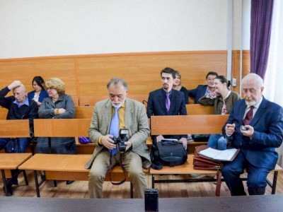 
                    Скончался известный казахстанский журналист Казис Тогузбаев
                