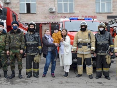
                    Алматинские пожарные организовали экскурсию для особого посетителя
                