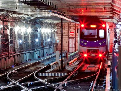 
                    Неизвестный прокатился в алматинском метро, зацепившись за вагон
                
