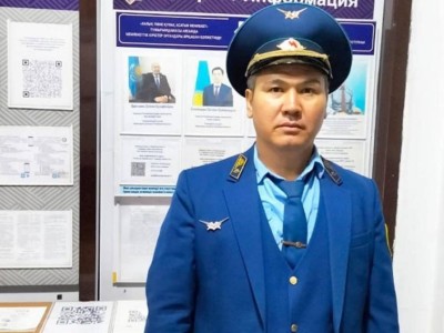 
                    Машинист метрополитена Алматы после рабочей смены принял участие в референдуме
                
