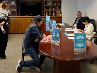 
                    Участки референдума в Вашингтоне, Нью-Йорке, Сан-Франциско, Оттаве и Бразилии начали свою работу
                