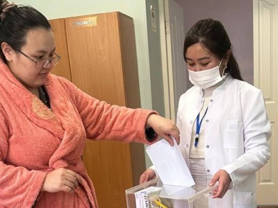 
                    Голосование в роддомах Алматы: гражданский долг и рождение новой жизни
                