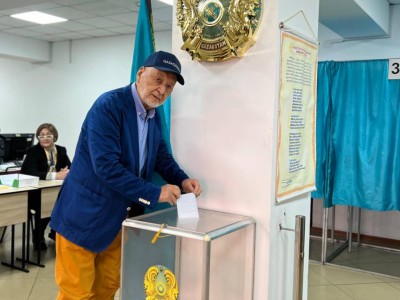 
                    Все больше известных личностей поддерживают референдум в Алматы
                