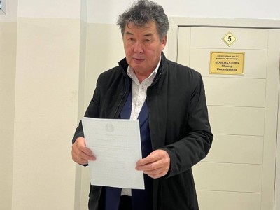 
                    Представители Союза писателей Казахстана участвуют в голосовании на референдуме в Алматы
                