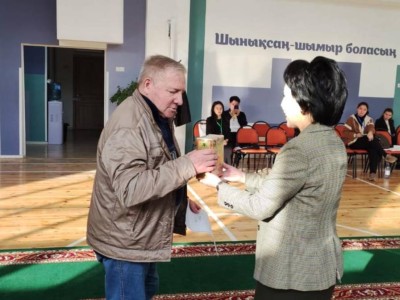 
                    Алматинцы голосуют на референдуме в свой день рождения
                