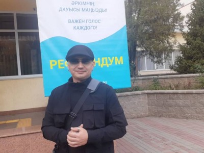 
                     Известные алматинцы с раннего утра голосуют на избирательных участках
                