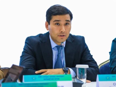 
                    Гумар Сергазин: Маленькие поселки вокруг АЭС превращаются в крупные города, то же самое произойдет и с Улкен
                