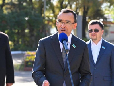 
                    Нам нужен надежный и безопасный источник энергии - Маулен Ашимбаев
                