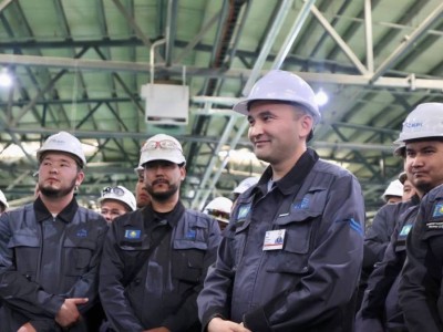 
                    Нефтяники и химики Атырау за АЭС
                