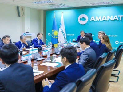 
                    «AMANAT»: На заседании Республиканского совета по региональному развитию обсудили важность АЭС
                