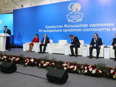 
                    Мереке Құлкенов: Литература – движущая сила стабильности общества
                